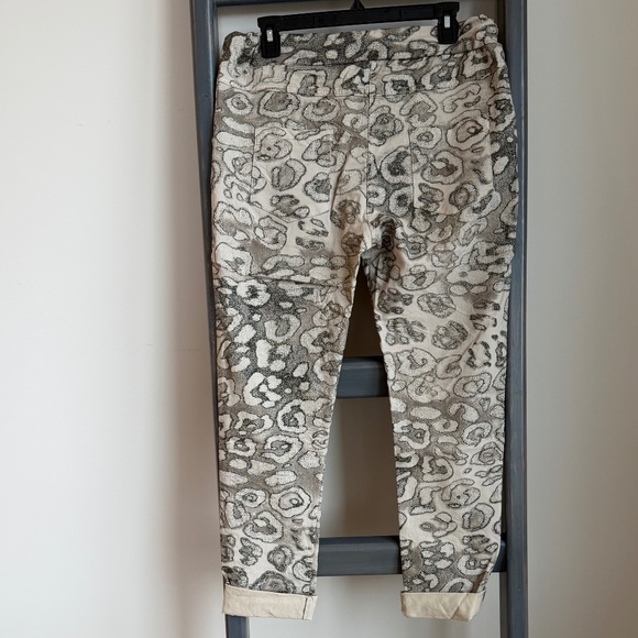 New Angela Mara Printed Jogger Pants – Size M – Made in Italy - Picture 2 of 4
